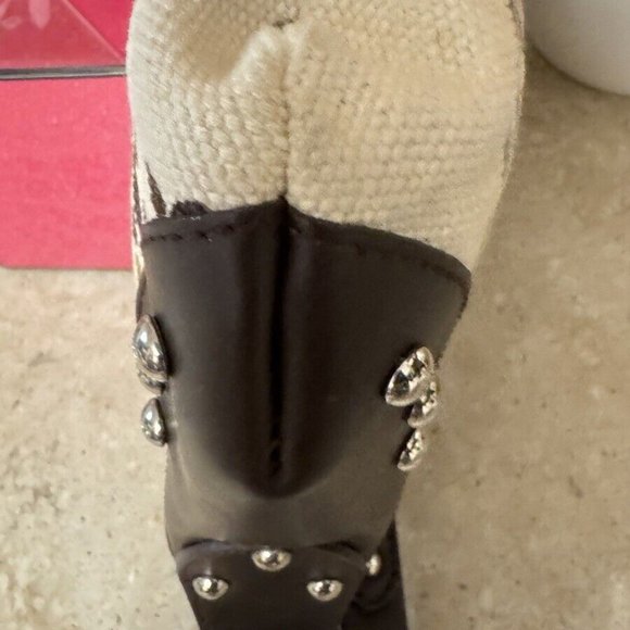 FURLA Beige and Tan Canvas and Leather Gold Studded Shoulder Bag *Very Very Rare - Picture 7 of 16